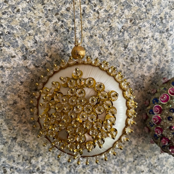 VTG, Beaded, Push Pin, Sequined, Christmas Ornaments, Handmade , Set of 3 - Picture 4 of 7